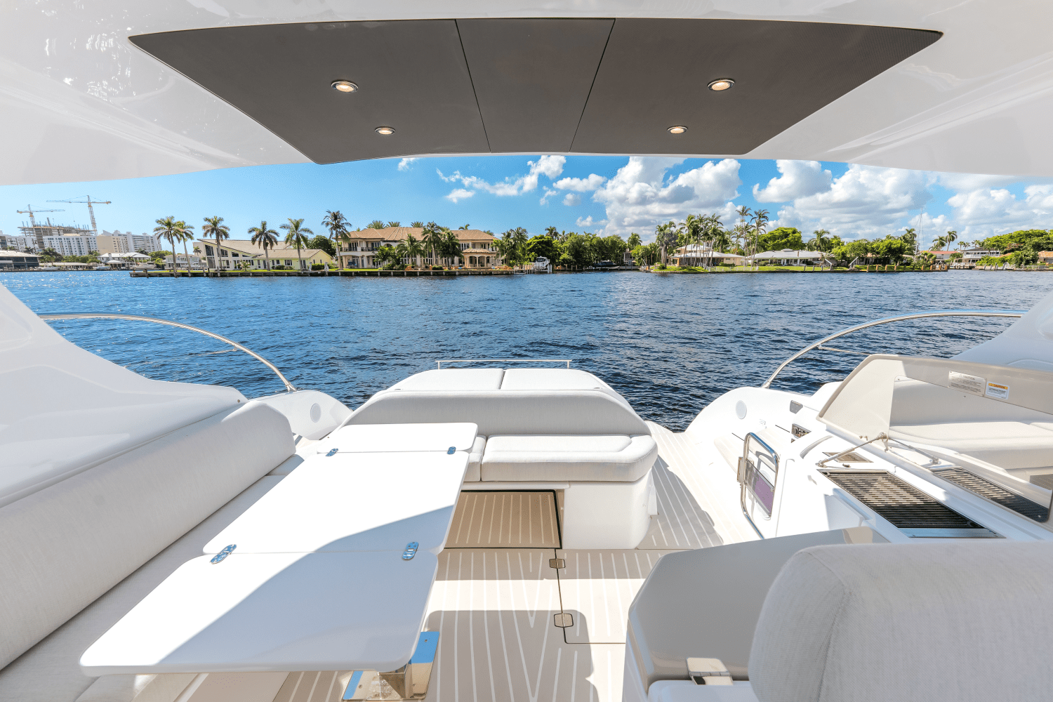Slide: The Image of Azimut ATLANTIS 45 2025 - 11