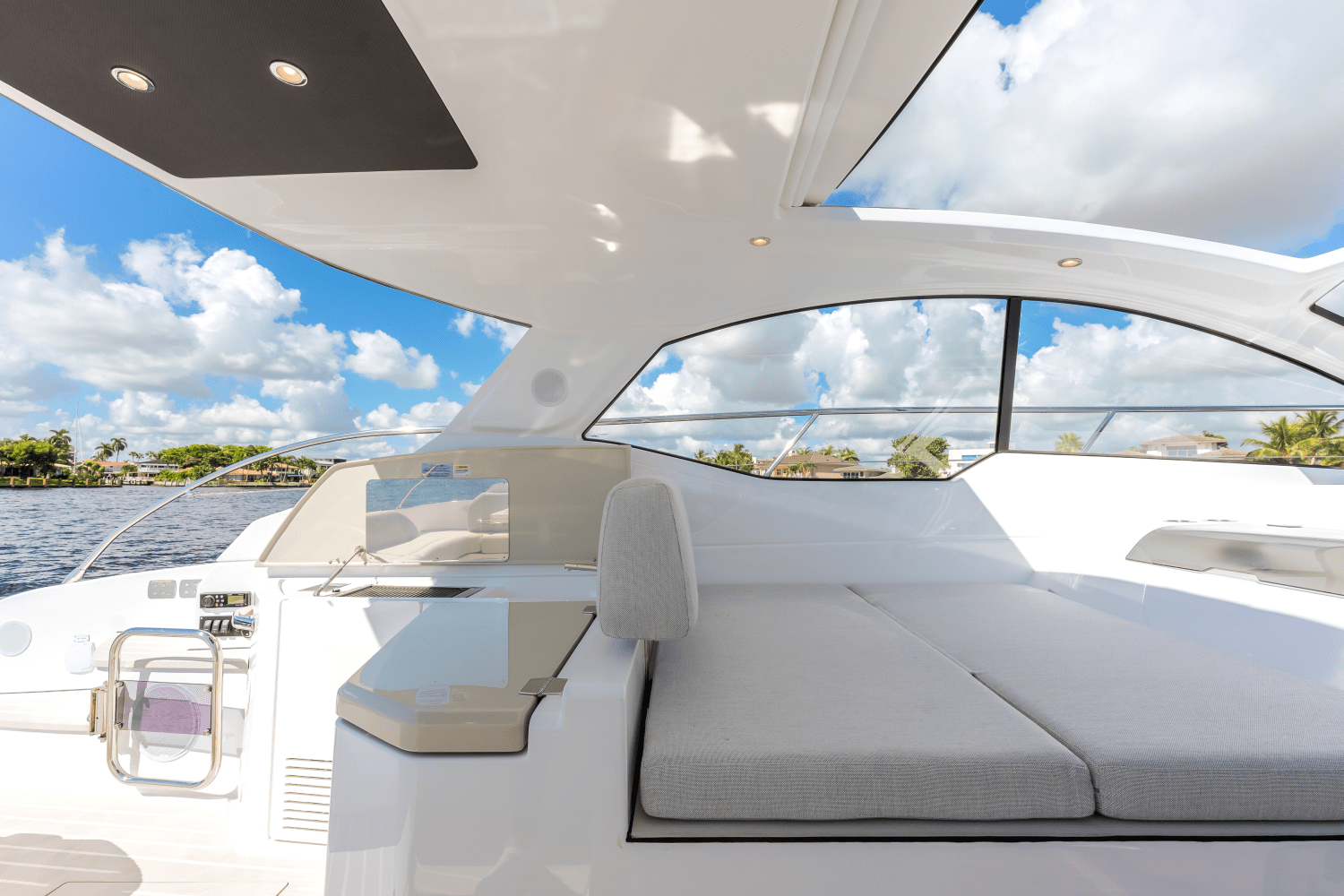 Slide: The Image of Azimut ATLANTIS 45 2025 - 13