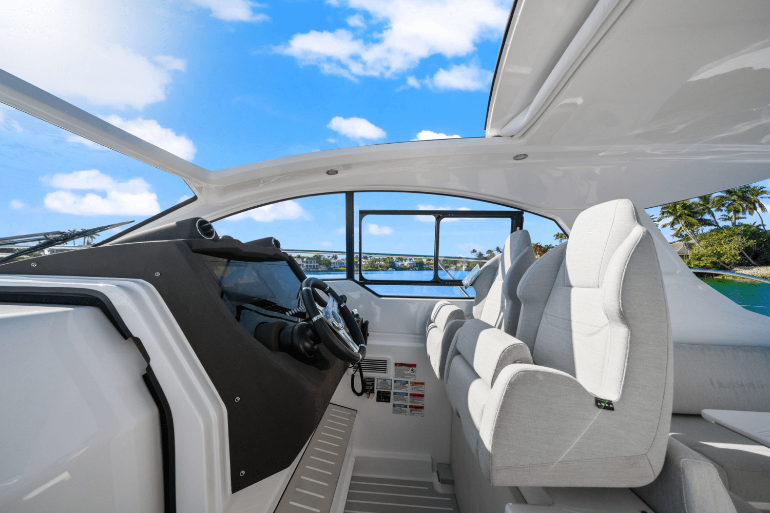 Slide: The Image of Azimut ATLANTIS 45 2025 - 24