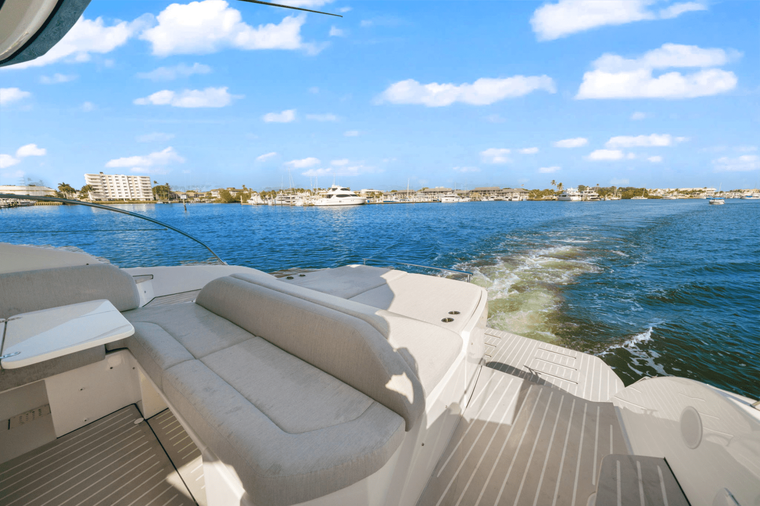 Slide: The Image of Azimut ATLANTIS 45 2025 - 37
