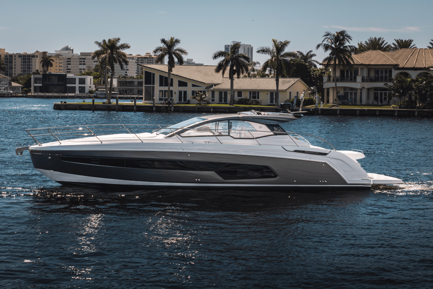 Slide: The Image of Azimut ATLANTIS 45 2025 - 40