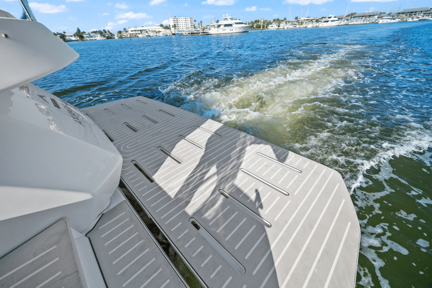 Slide: The Image of Azimut ATLANTIS 45 2025 - 43
