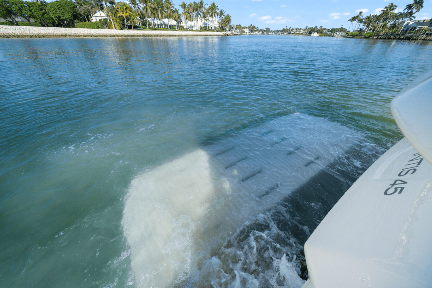 Slide: The Image of Azimut ATLANTIS 45 2025 - 44
