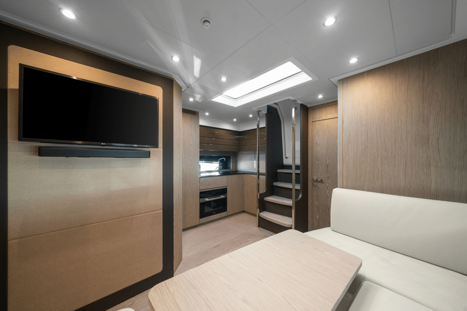Slide: The Image of Azimut ATLANTIS 45 2025 - 45