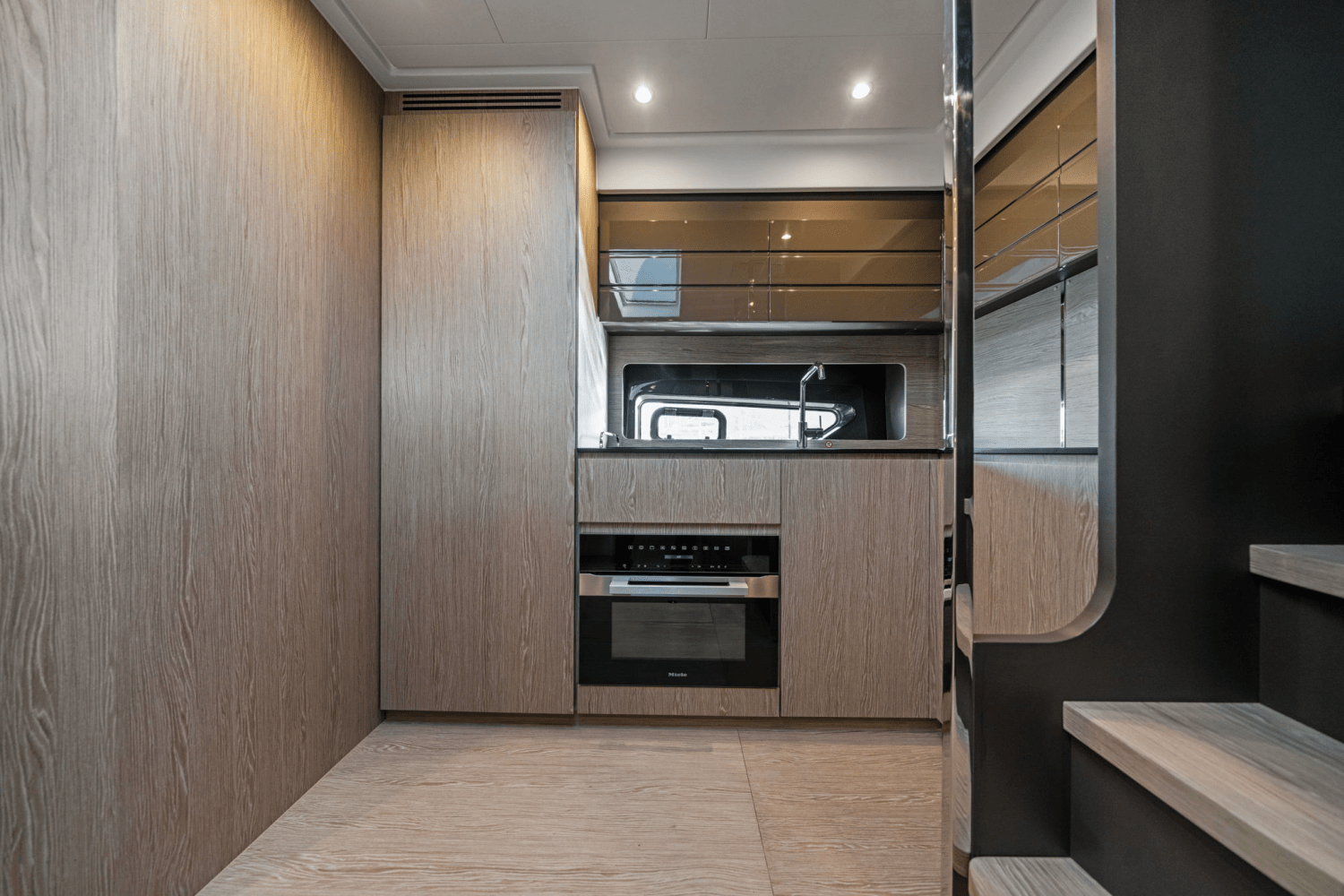 Slide: The Image of Azimut ATLANTIS 45 2025 - 50