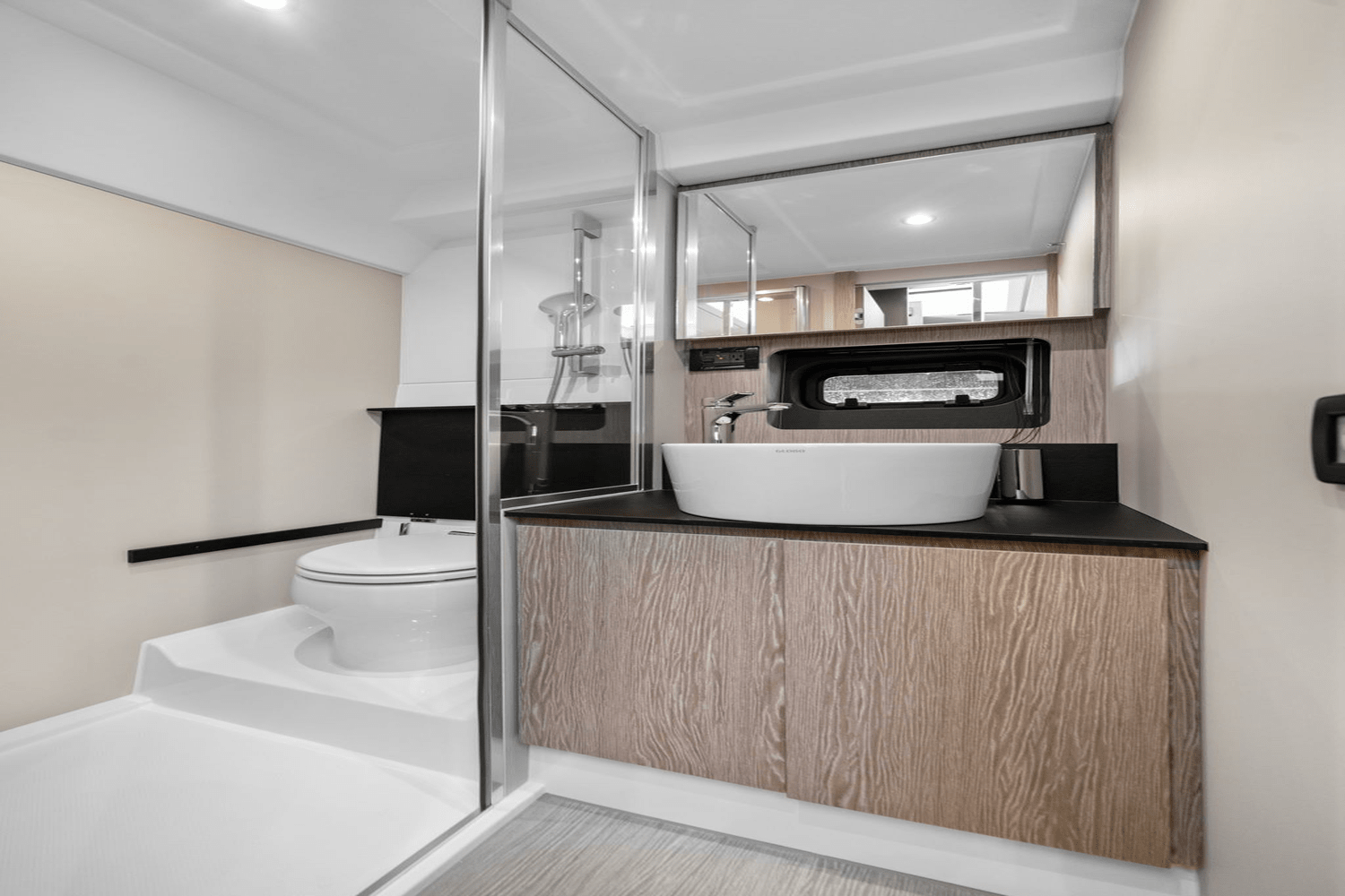 Slide: The Image of Azimut ATLANTIS 45 2025 - 55