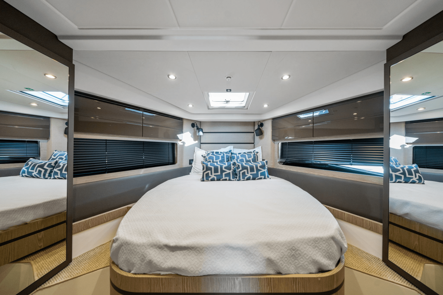 Slide: The Image of Azimut ATLANTIS 45 2025 - 57