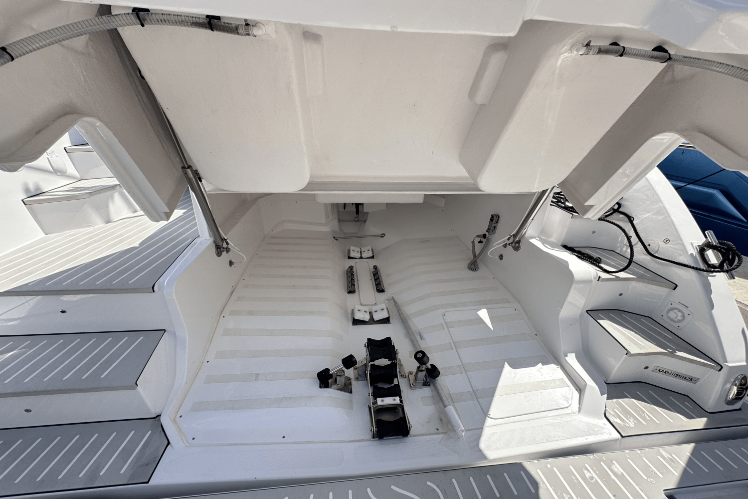 Slide: The Image of Azimut ATLANTIS 45 2025 - 8