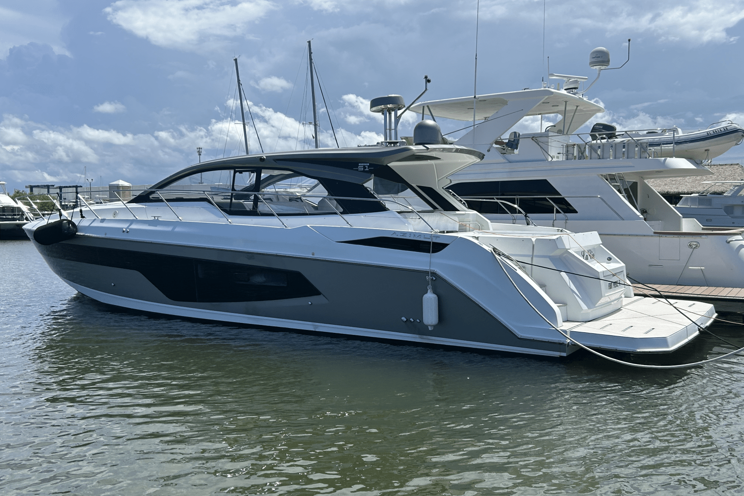 Slide: The Image of Azimut ATLANTIS 51 2021 - 0
