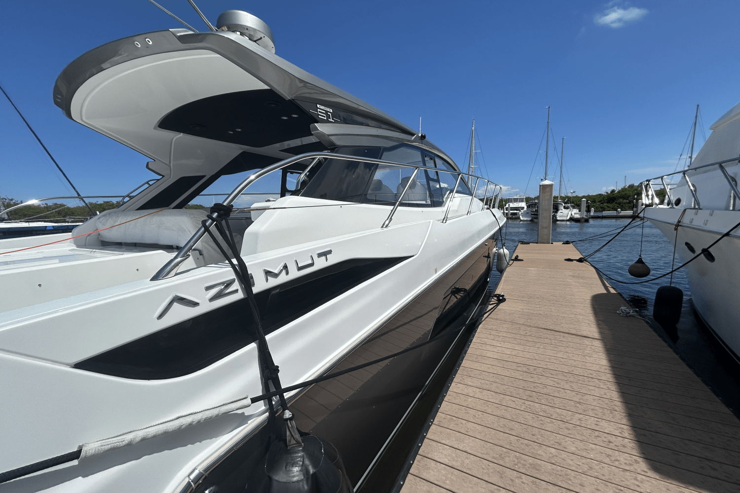 Slide: The Image of Azimut ATLANTIS 51 2021 - 11