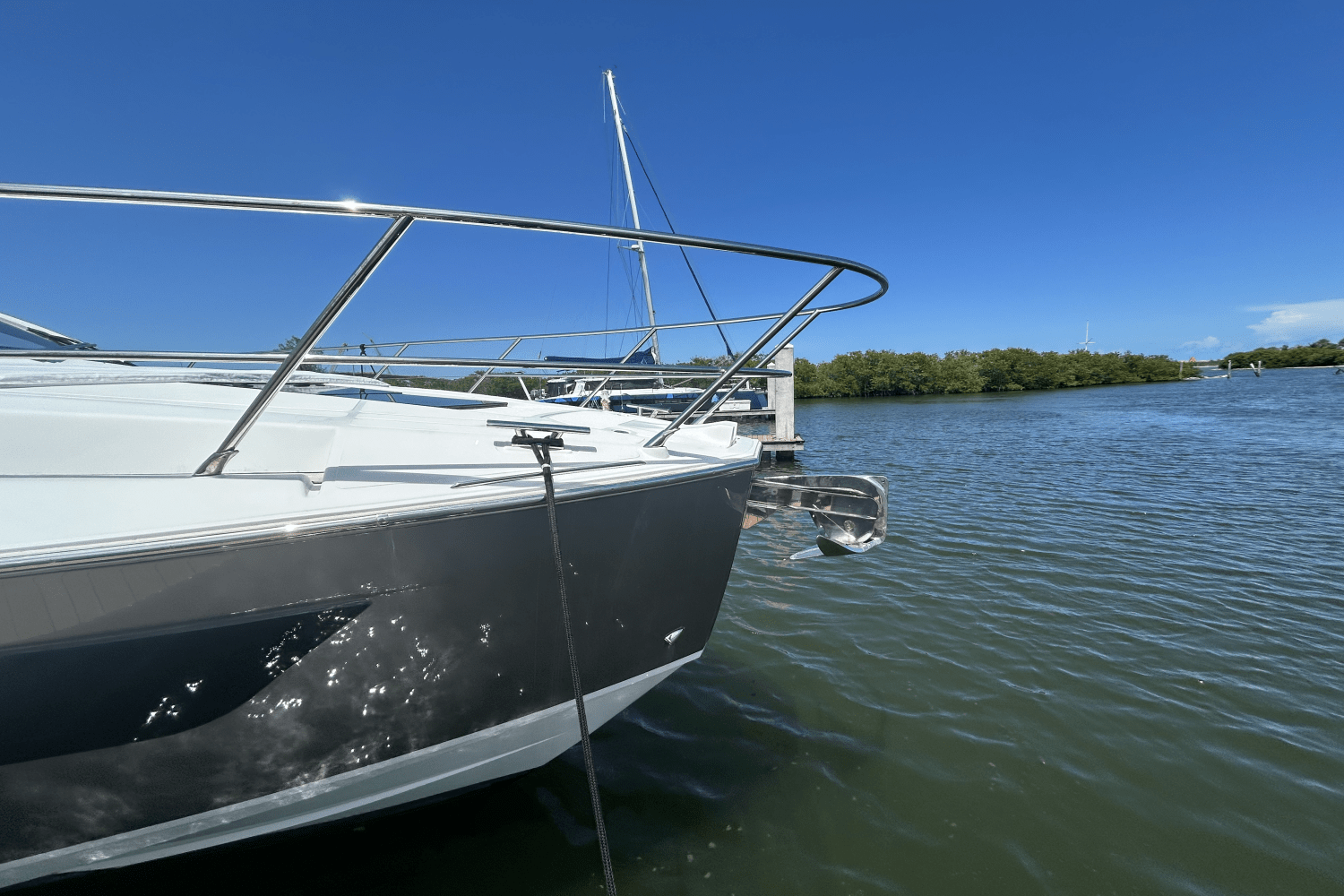 Slide: The Image of Azimut ATLANTIS 51 2021 - 12