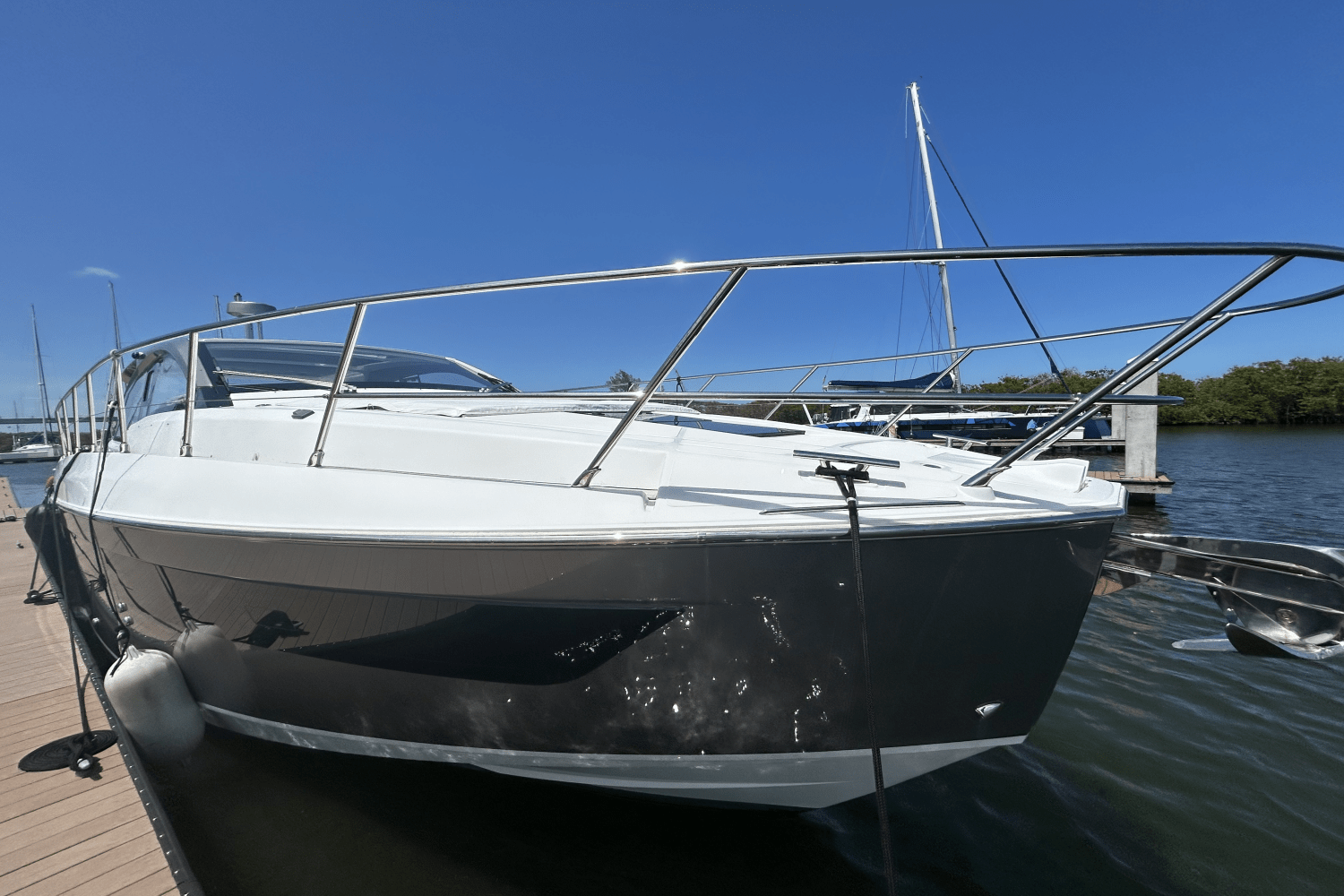 Slide: The Image of Azimut ATLANTIS 51 2021 - 13