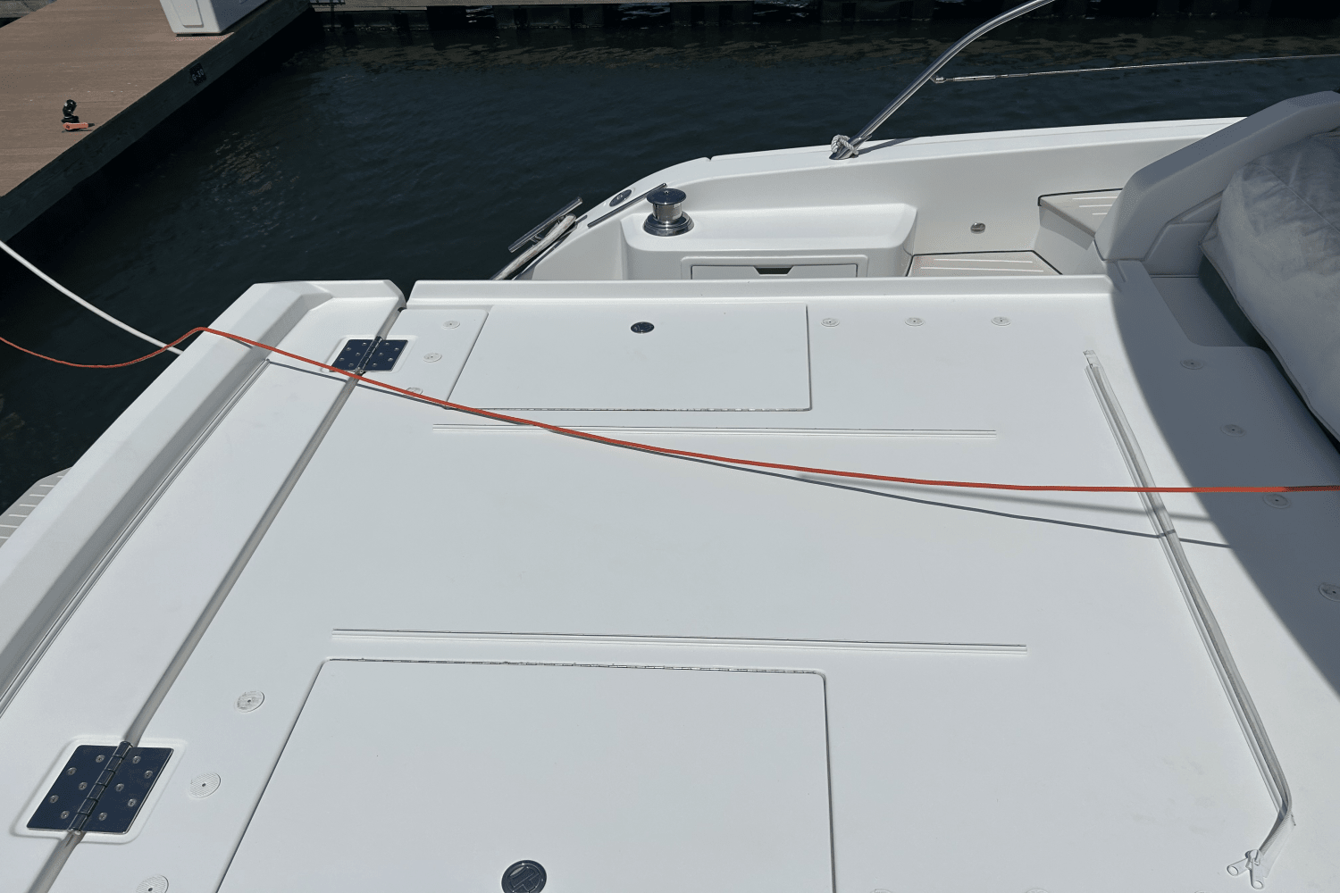 Slide: The Image of Azimut ATLANTIS 51 2021 - 23