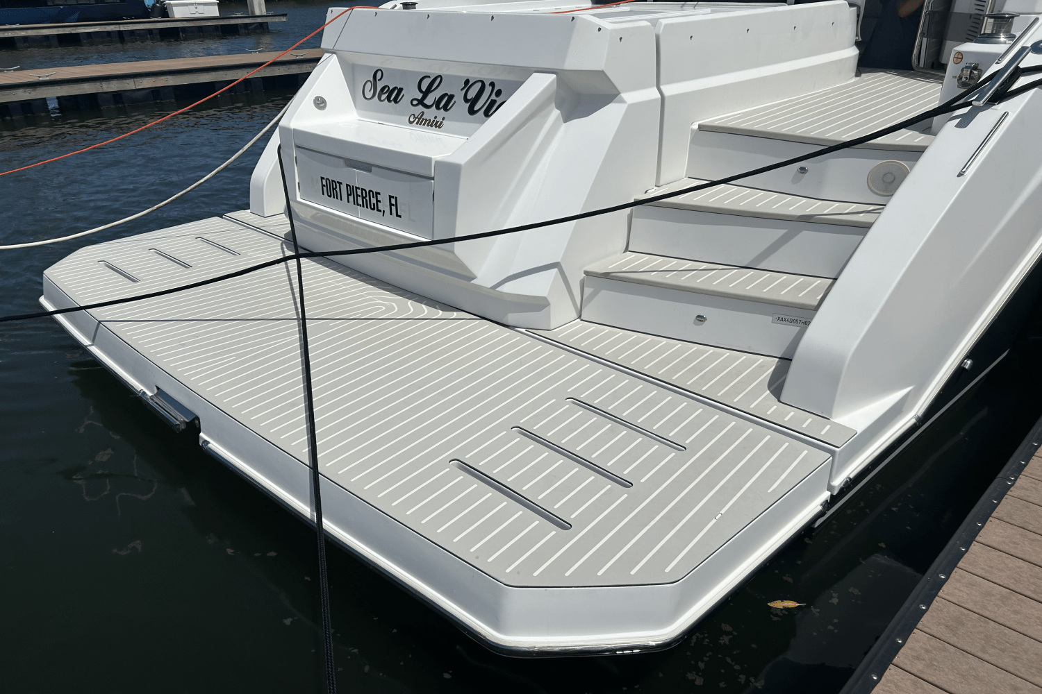 Slide: The Image of Azimut ATLANTIS 51 2021 - 26