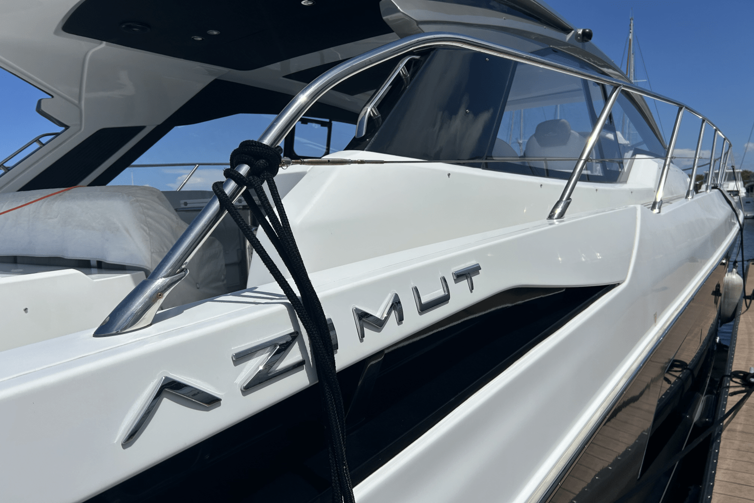 Slide: The Image of Azimut ATLANTIS 51 2021 - 27