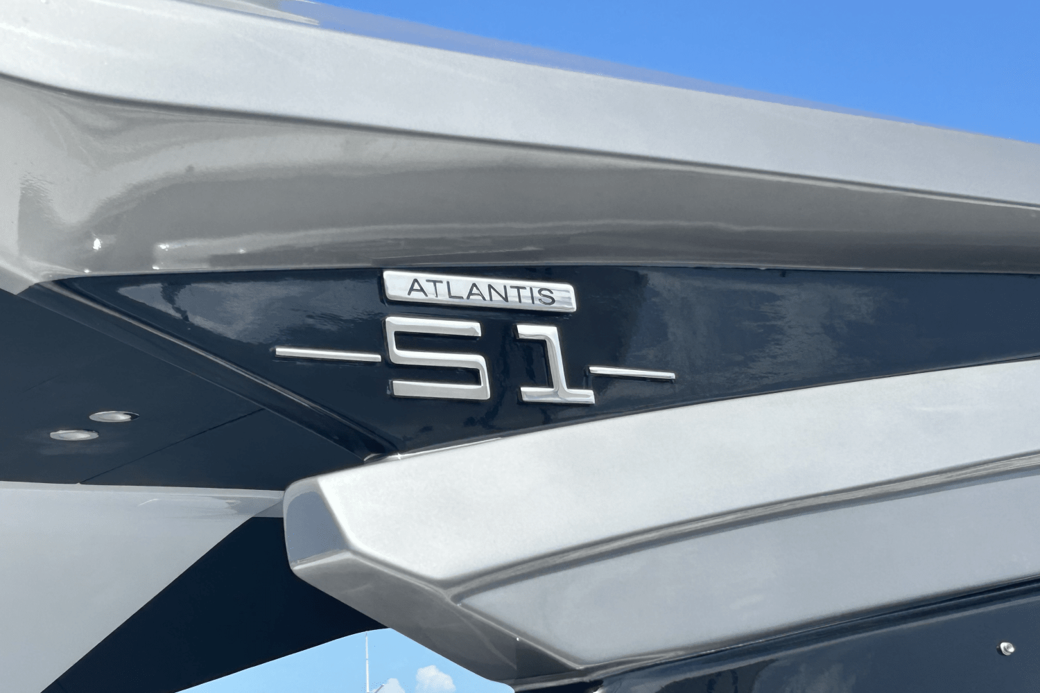 Slide: The Image of Azimut ATLANTIS 51 2021 - 28