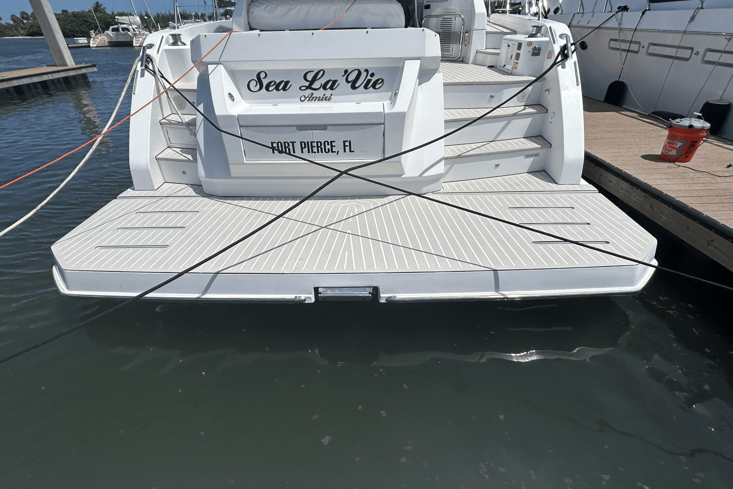 Slide: The Image of Azimut ATLANTIS 51 2021 - 29