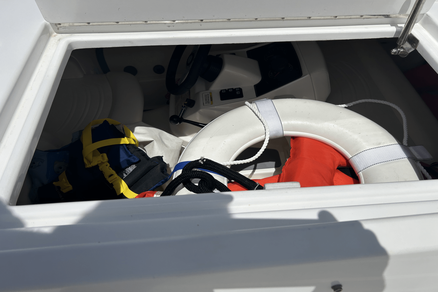 Slide: The Image of Azimut ATLANTIS 51 2021 - 30