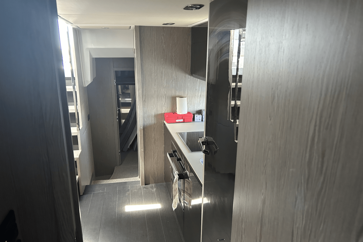 Slide: The Image of Azimut ATLANTIS 51 2021 - 37