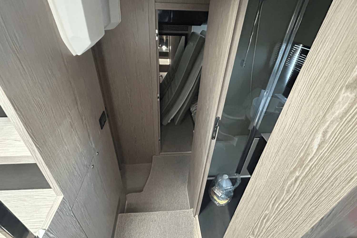 Slide: The Image of Azimut ATLANTIS 51 2021 - 39