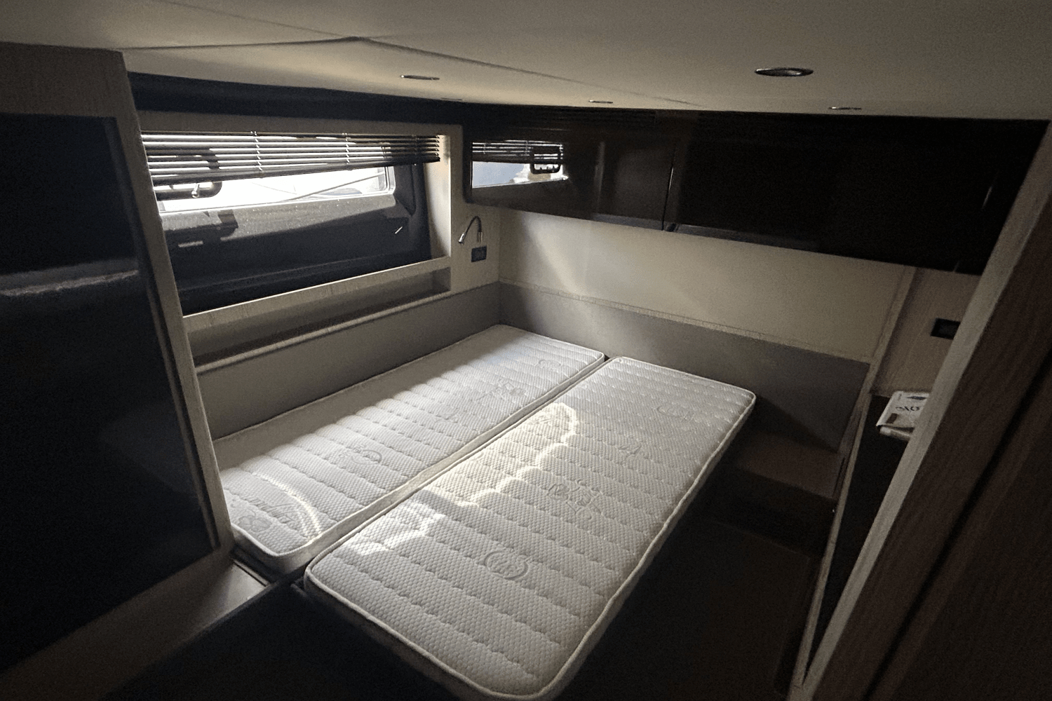 Slide: The Image of Azimut ATLANTIS 51 2021 - 42