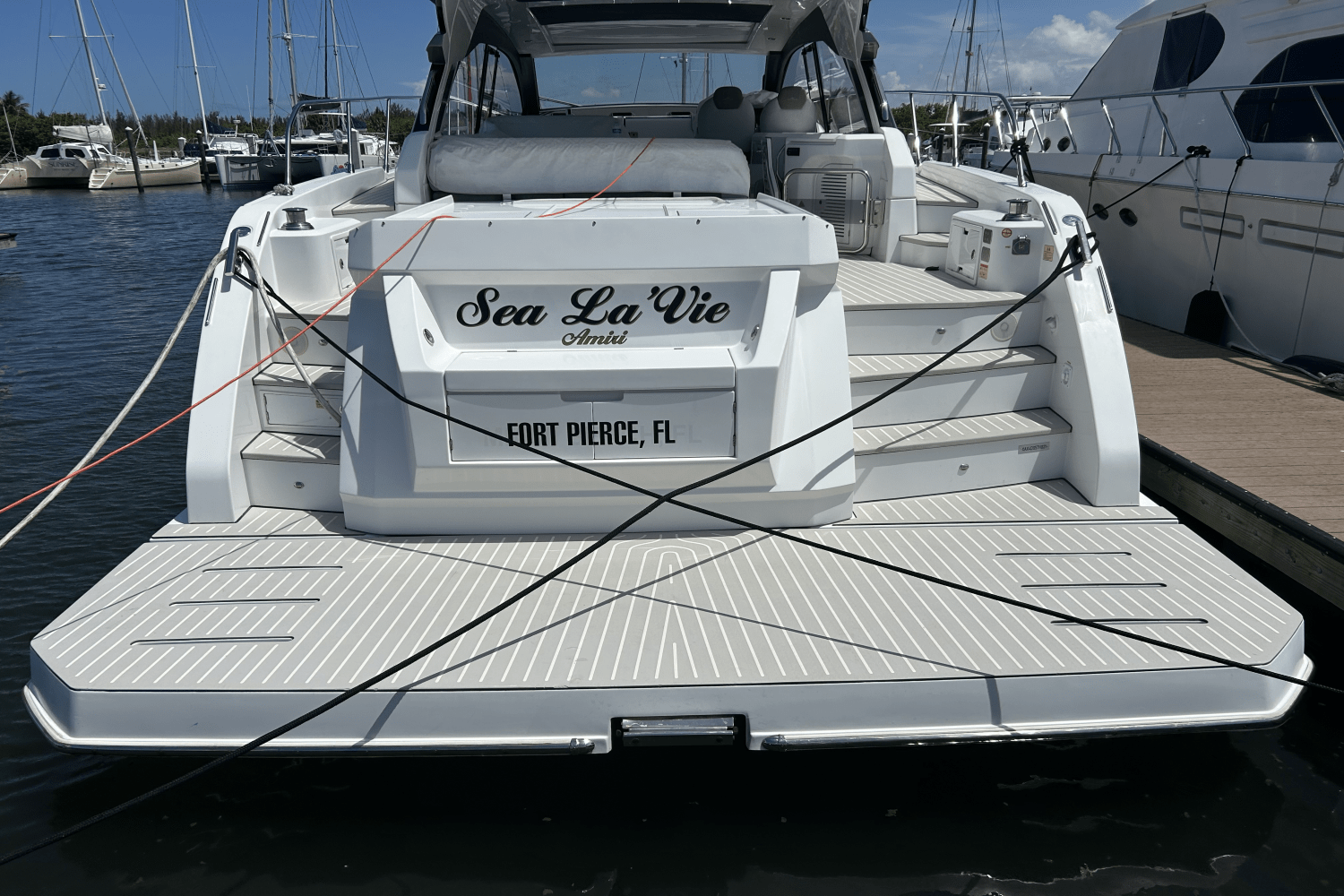 Slide: The Image of Azimut ATLANTIS 51 2021 - 5