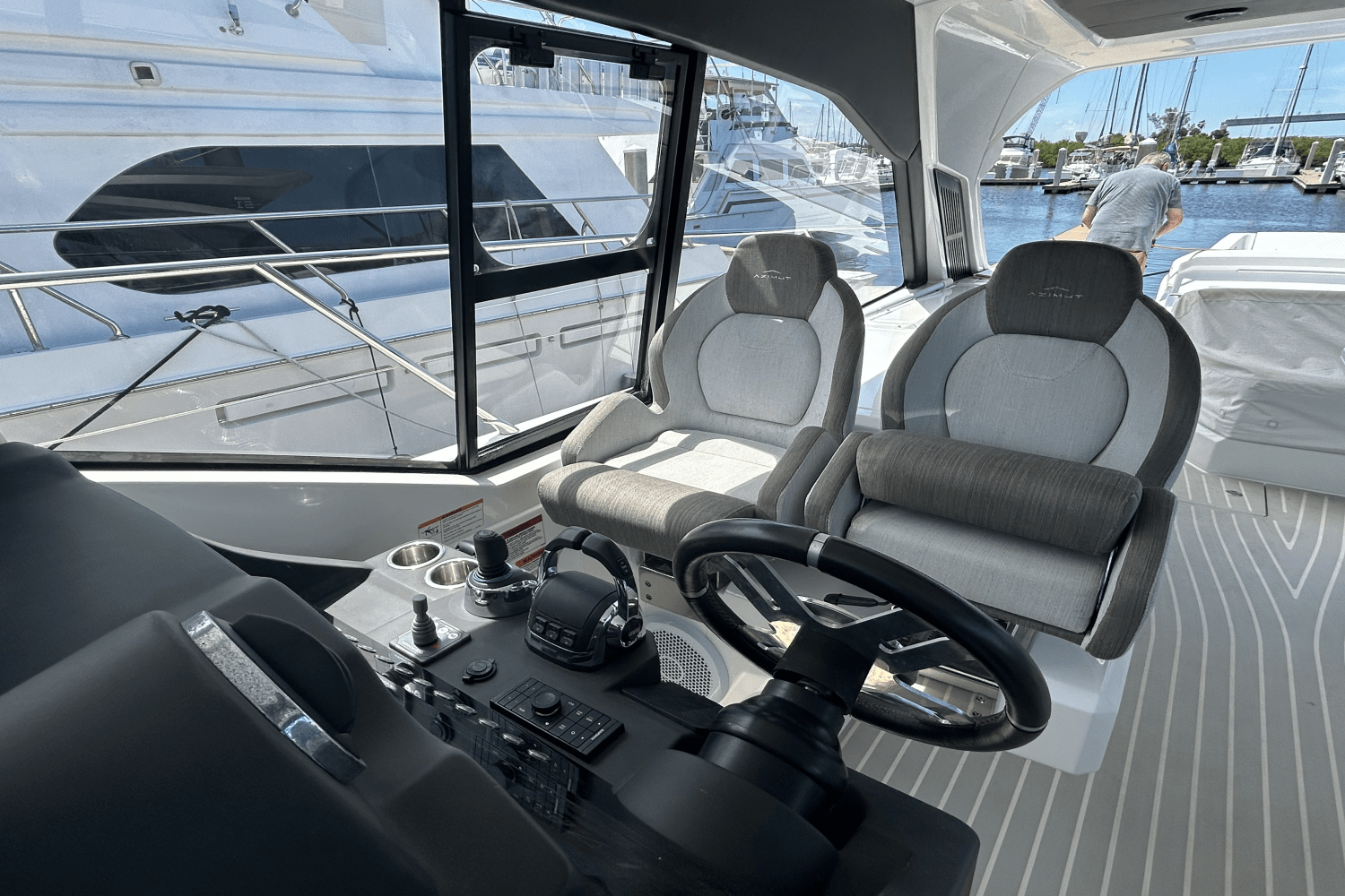 Slide: The Image of Azimut ATLANTIS 51 2021 - 51