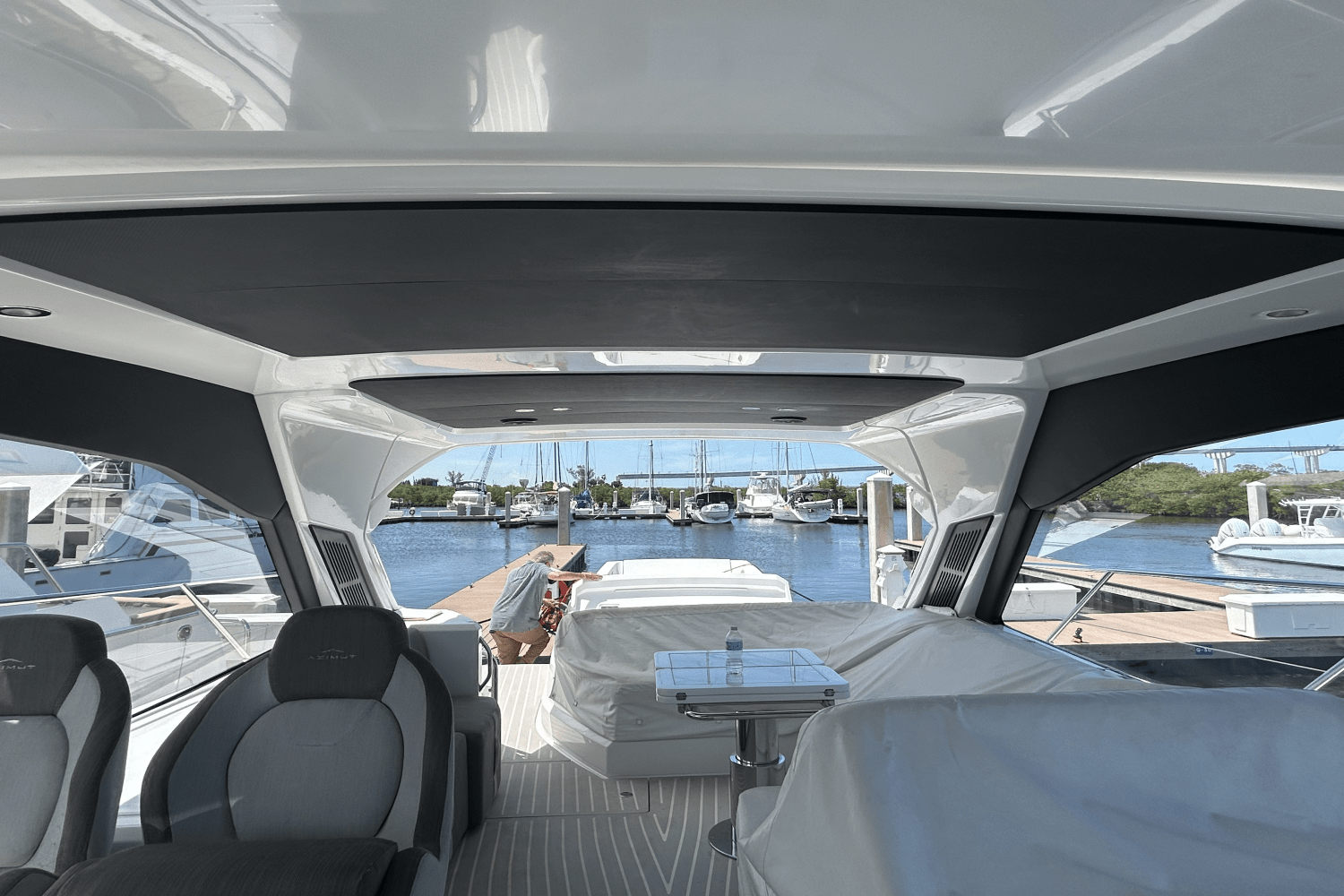 Slide: The Image of Azimut ATLANTIS 51 2021 - 52