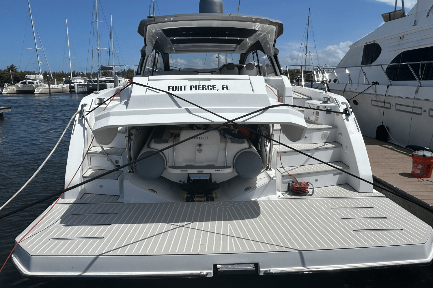 Slide: The Image of Azimut ATLANTIS 51 2021 - 58