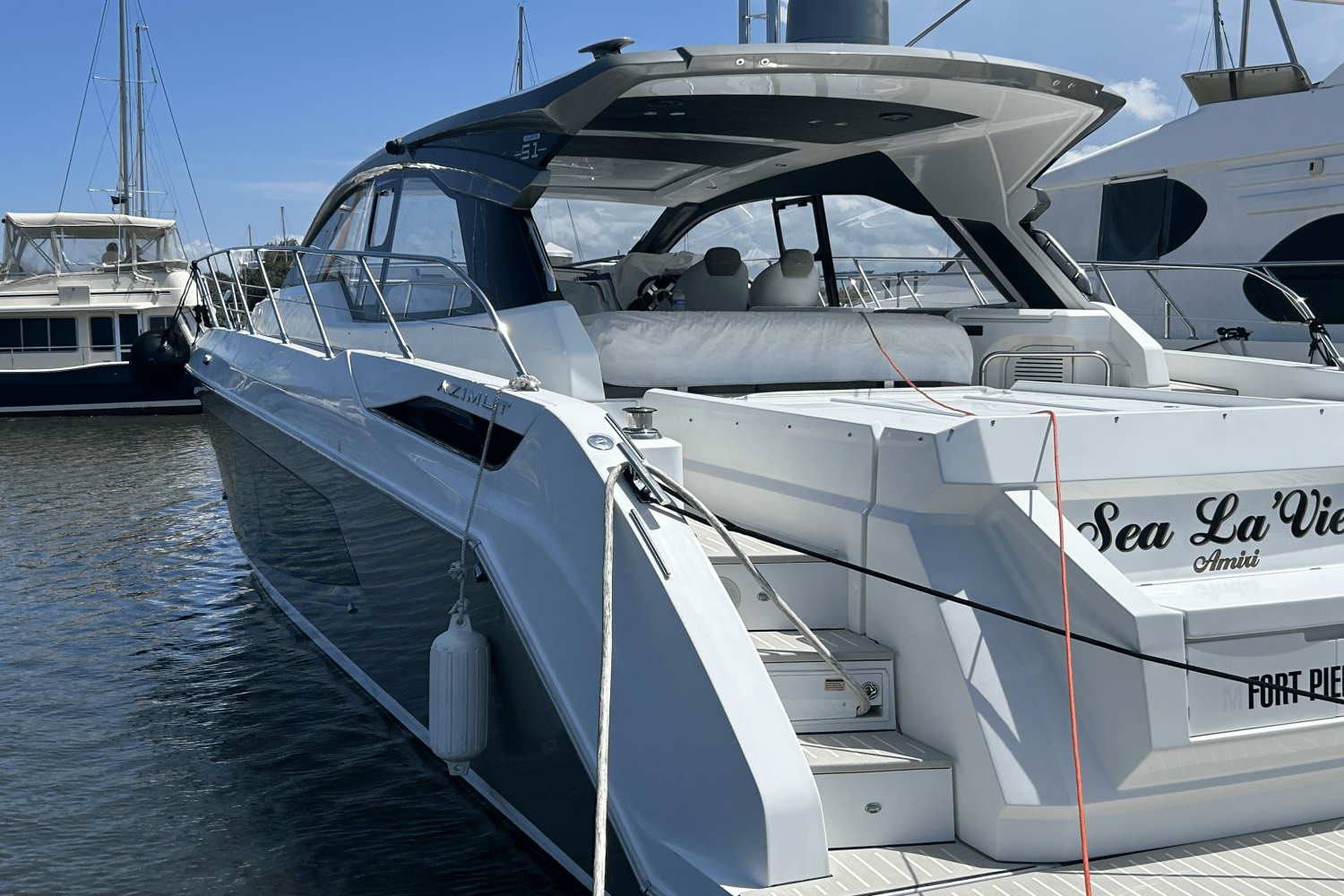 Slide: The Image of Azimut ATLANTIS 51 2021 - 6