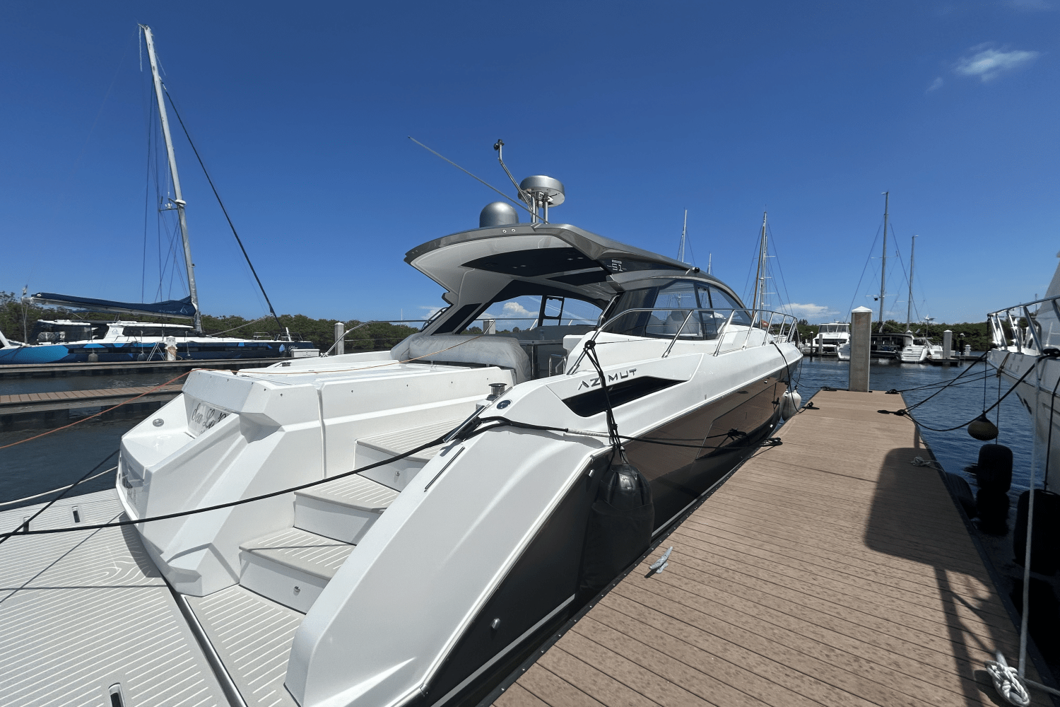 Slide: The Image of Azimut ATLANTIS 51 2021 - 8