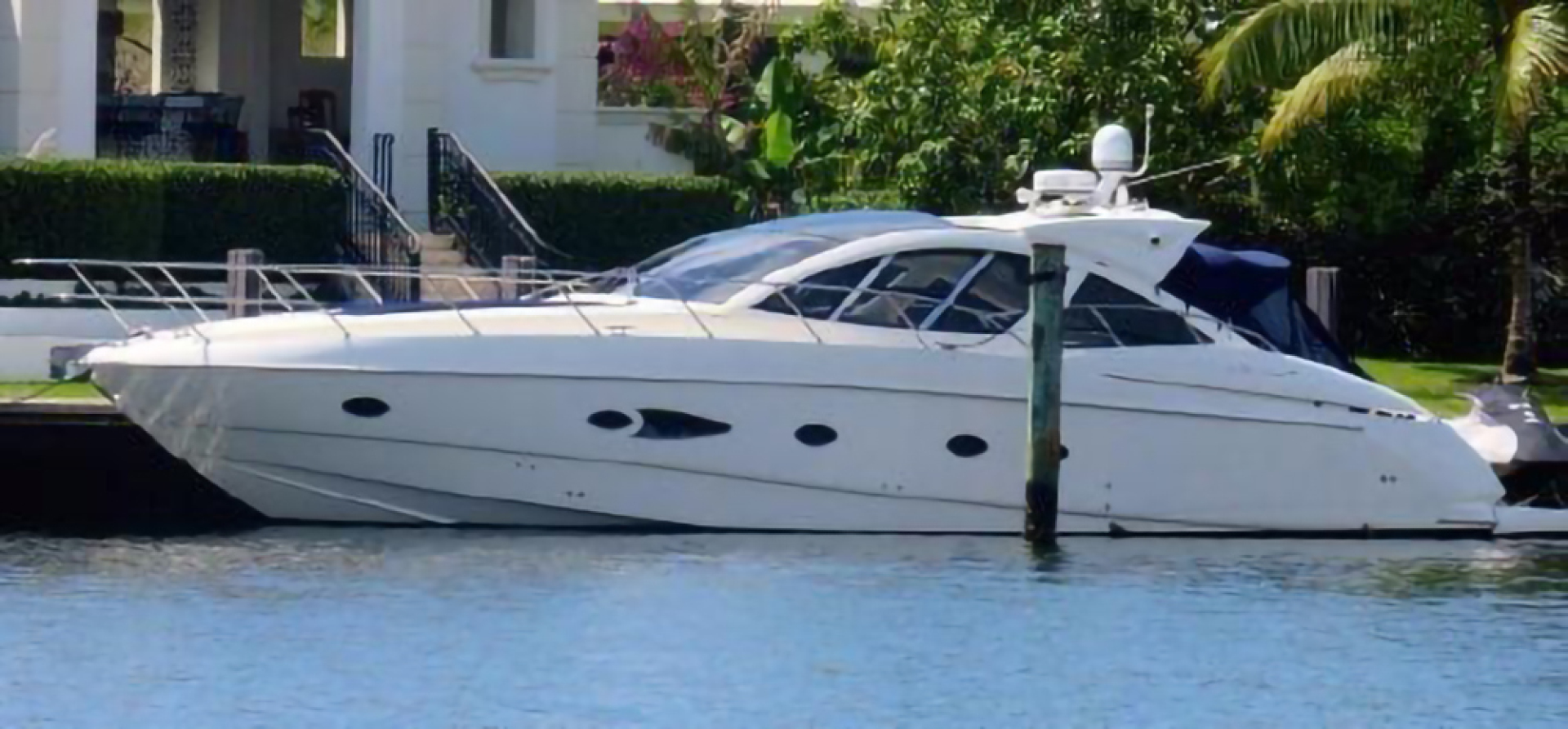 Slide: The Image of Azimut Atlantis 54 2010 - 1627967