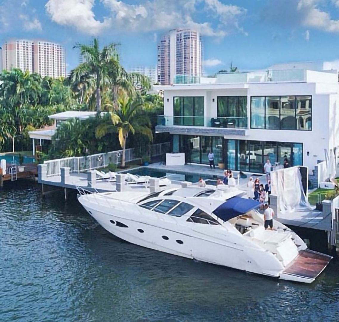 Slide: The Image of Azimut Atlantis 54 2010 - 1627968