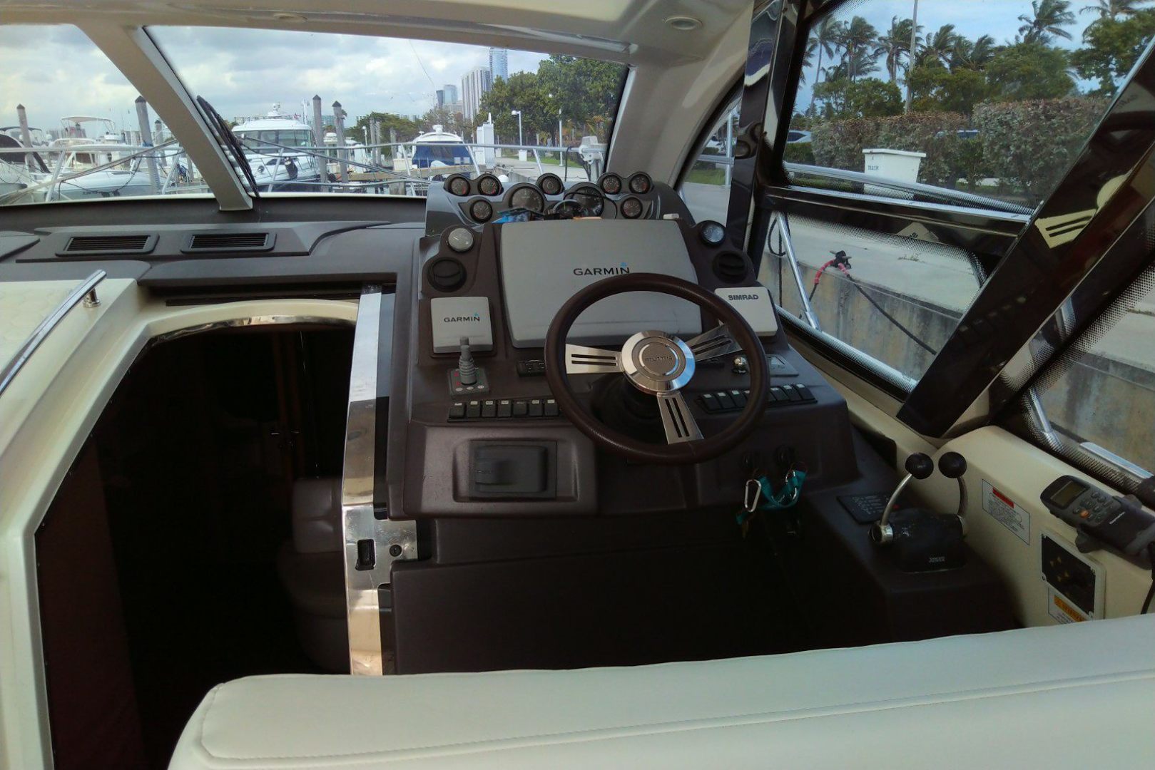 Slide: The Image of Azimut Atlantis 54 2010 - 1627985