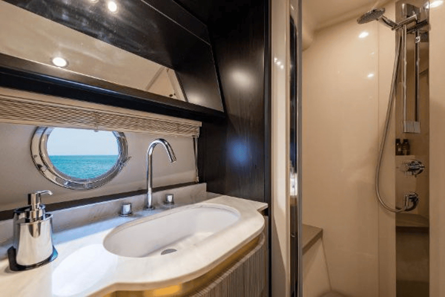 Slide: The Image of Azimut FLY 2022 - 20