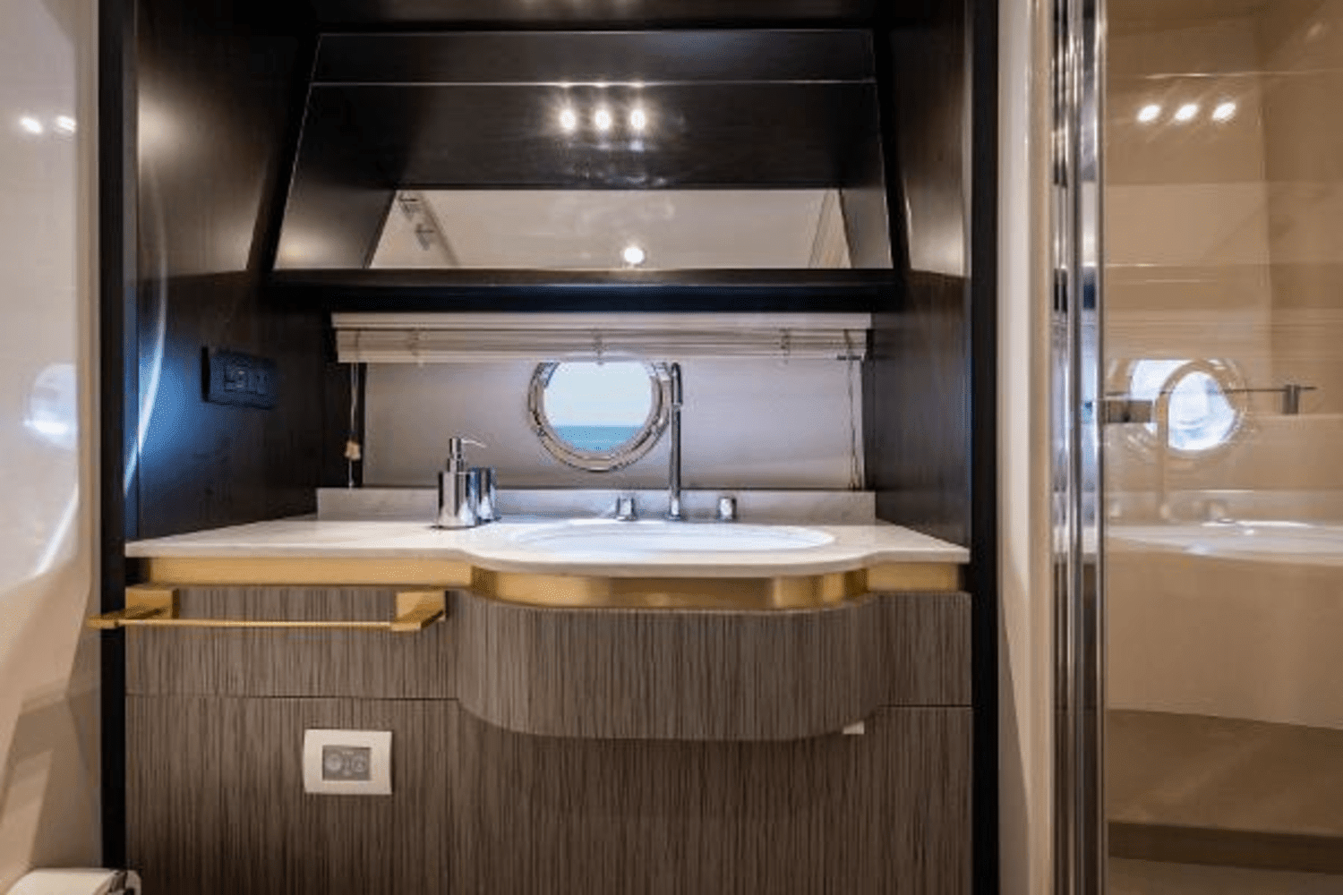 Slide: The Image of Azimut FLY 2022 - 21