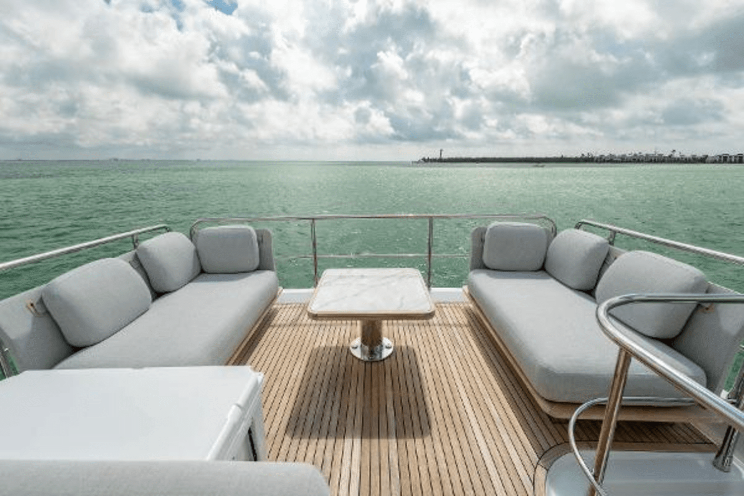 Slide: The Image of Azimut FLY 2022 - 31