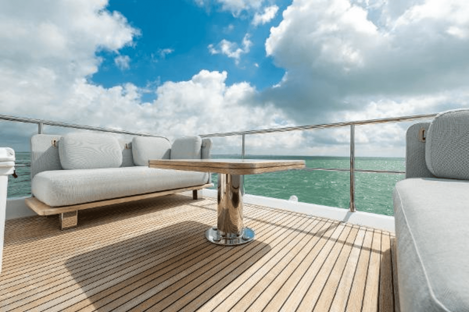 Slide: The Image of Azimut FLY 2022 - 32