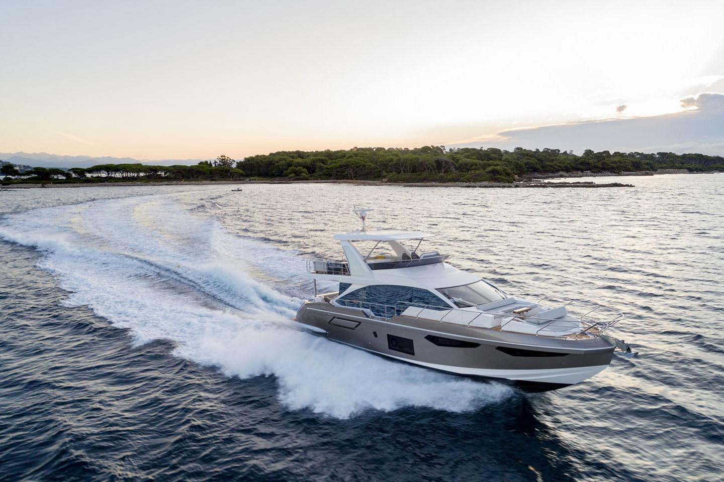 Slide: The Image of Azimut FLY 60 2024 - 1