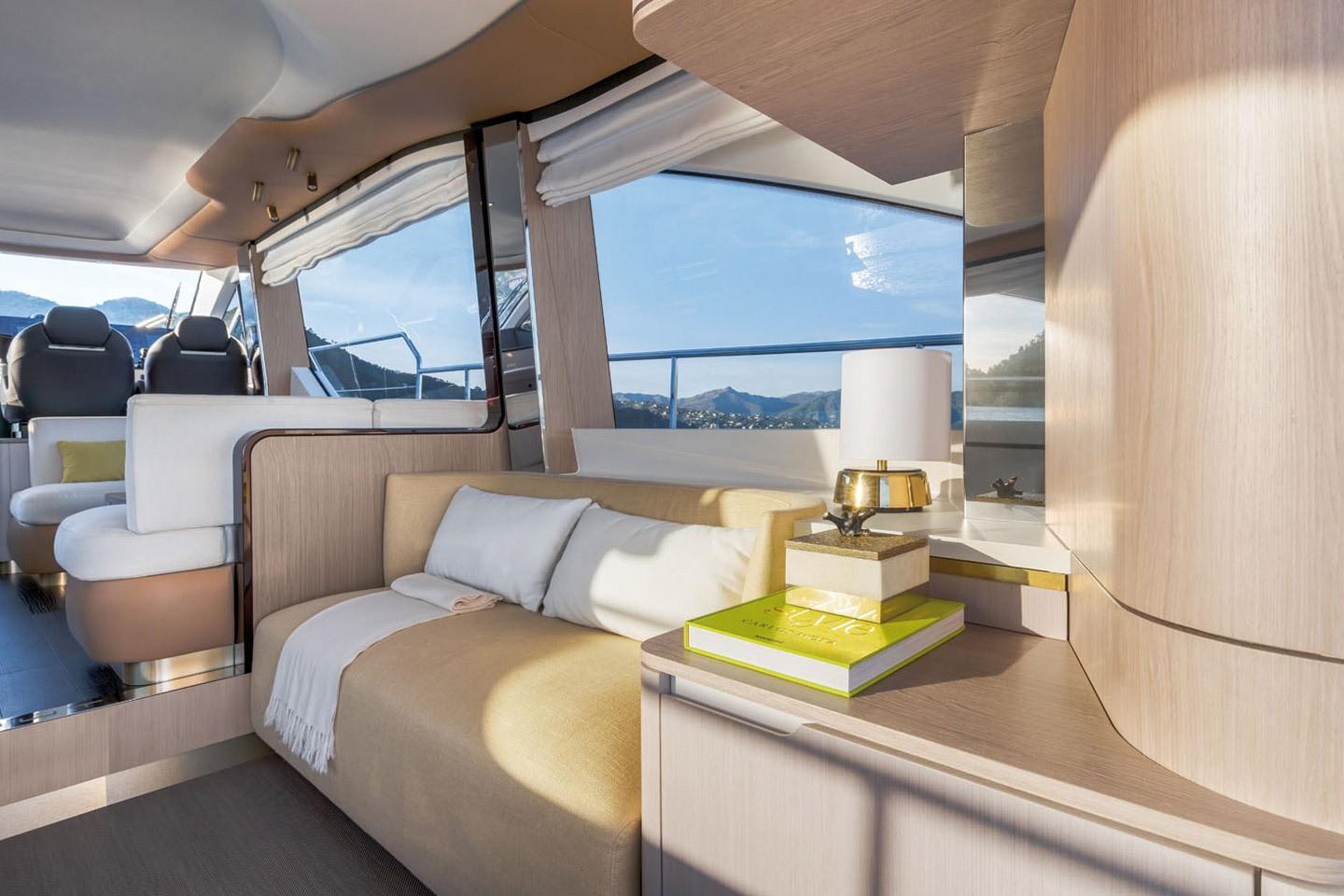 Slide: The Image of Azimut FLY 60 2024 - 11