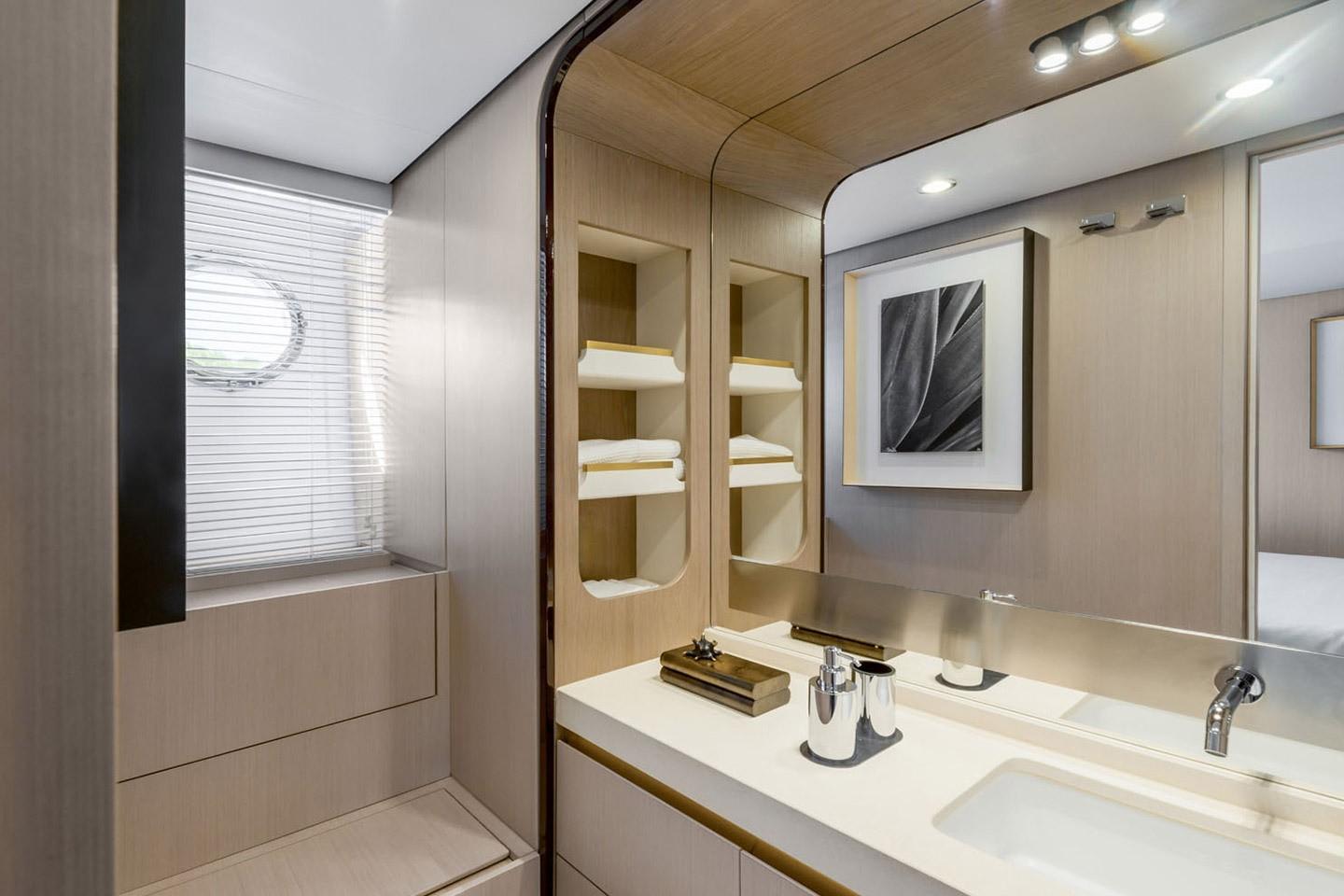 Slide: The Image of Azimut FLY 60 2024 - 17