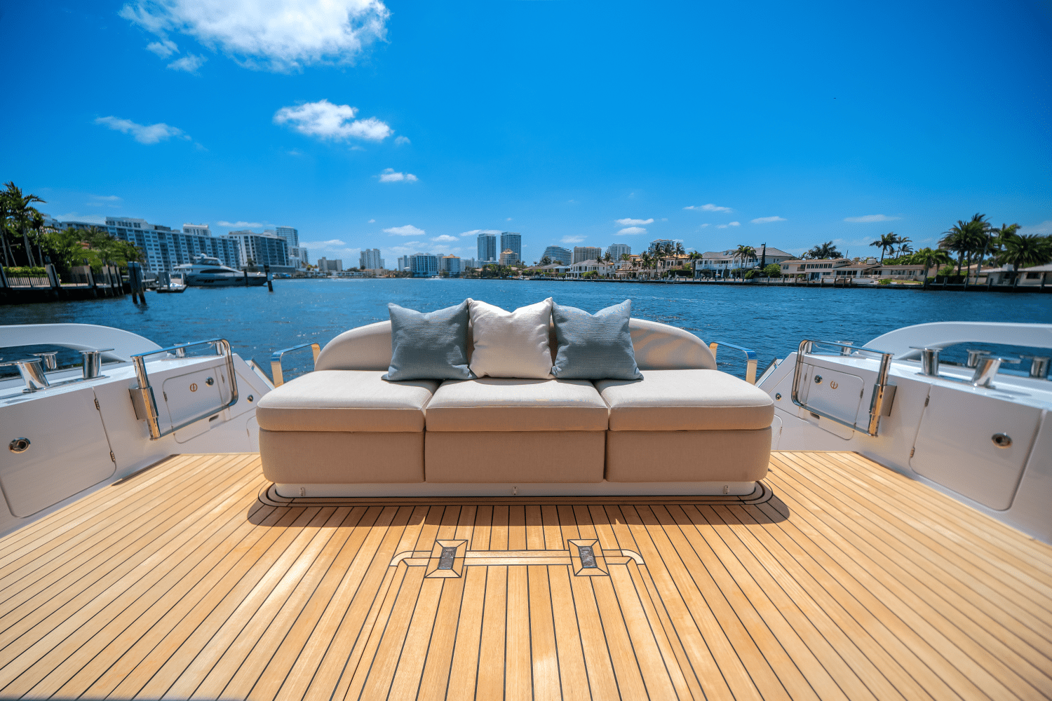 Slide: The Image of Azimut Fly 62 2025 - 12