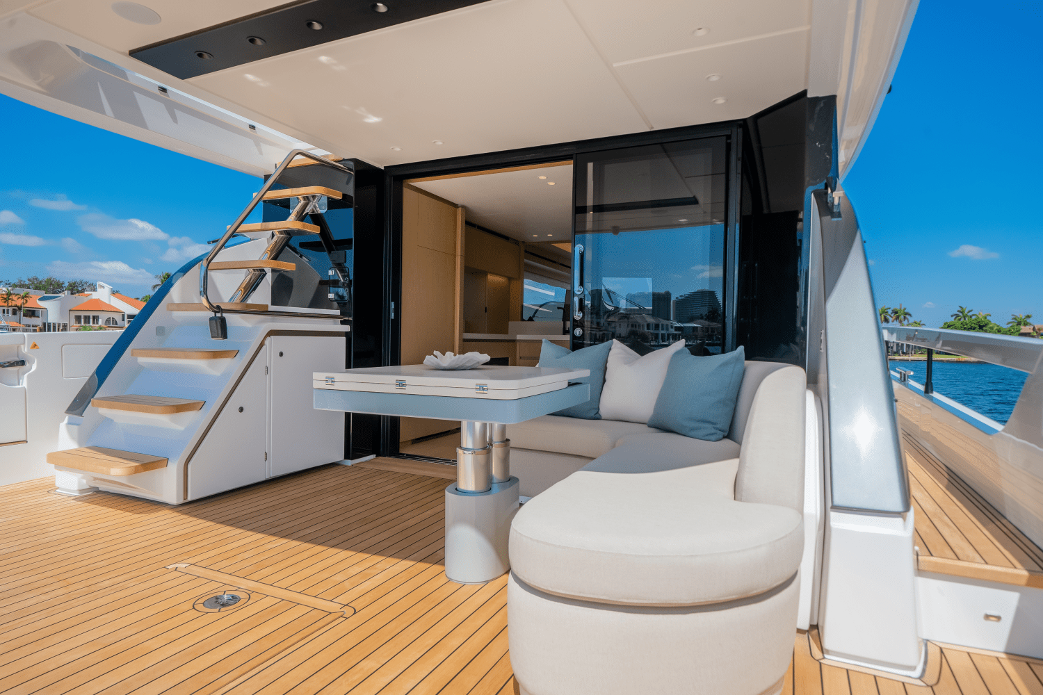 Slide: The Image of Azimut Fly 62 2025 - 13