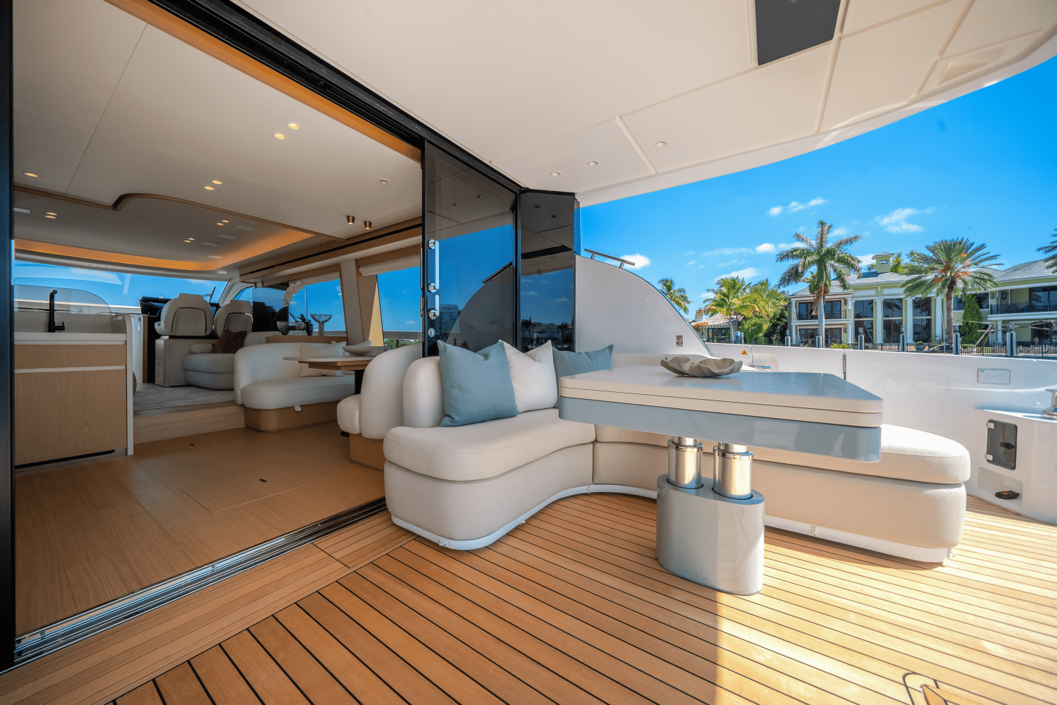 Slide: The Image of Azimut Fly 62 2025 - 14