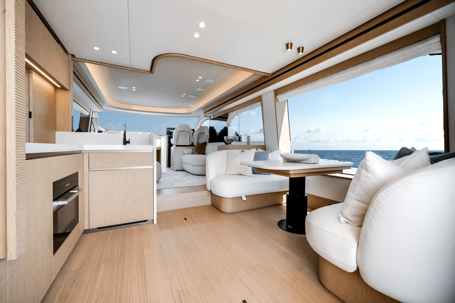 Slide: The Image of Azimut Fly 62 2025 - 17