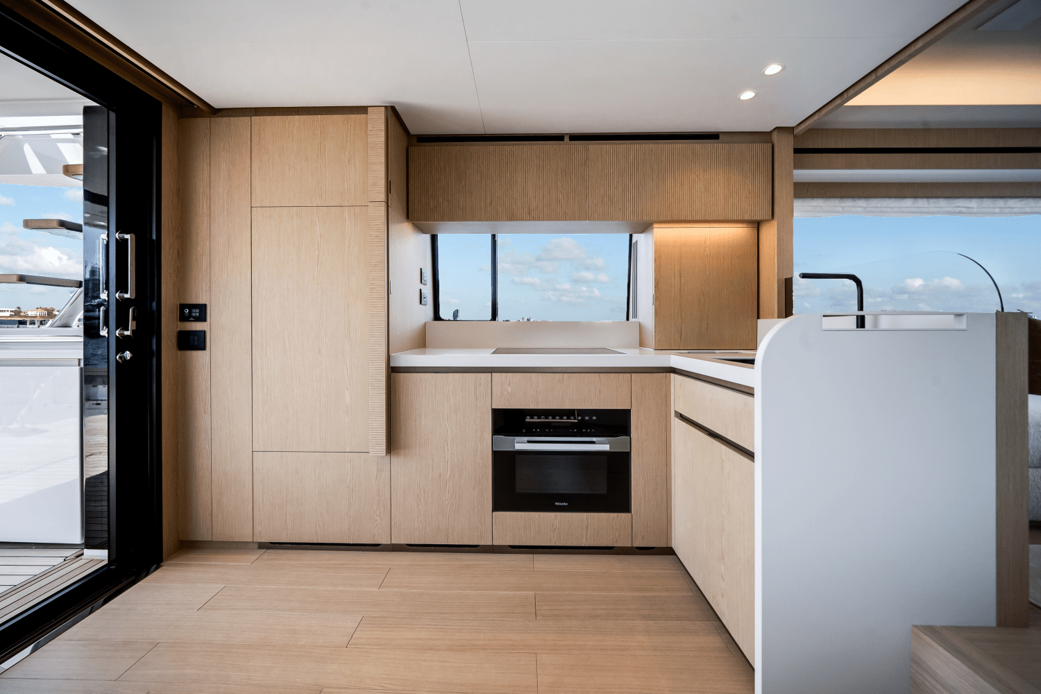 Slide: The Image of Azimut Fly 62 2025 - 19