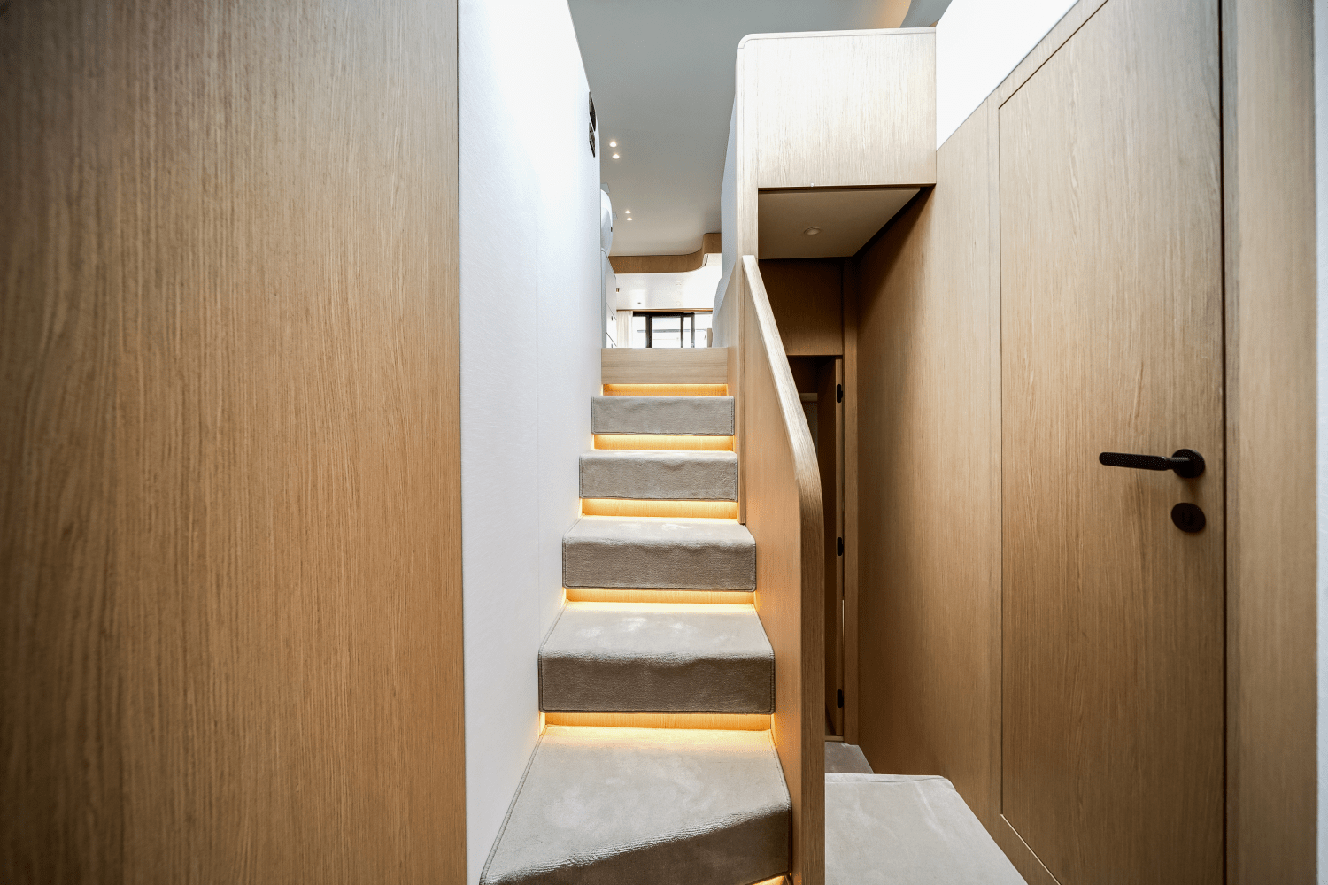 Slide: The Image of Azimut Fly 62 2025 - 32