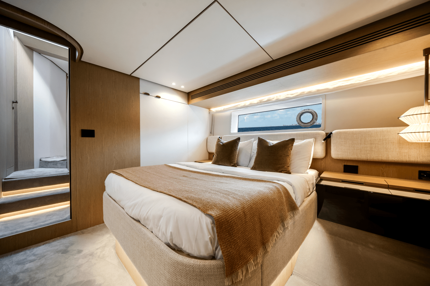 Slide: The Image of Azimut Fly 62 2025 - 34