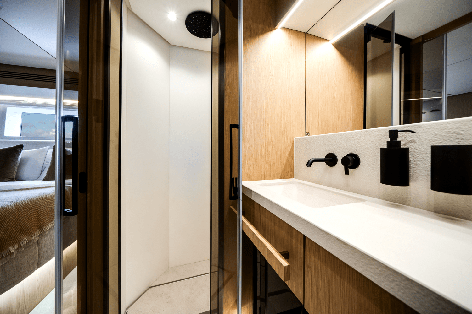 Slide: The Image of Azimut Fly 62 2025 - 39