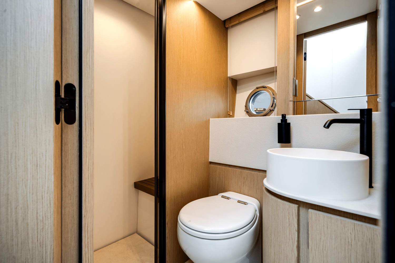 Slide: The Image of Azimut Fly 62 2025 - 48